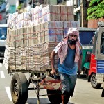 Pettah - Yesterday's news Pix by Indika Handuwala