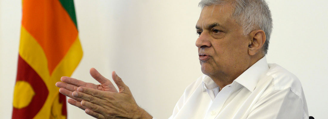 Ranil: Govt.’s priority should be resolving economic crisis