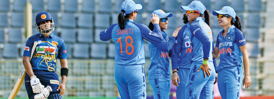 Lankan lasses blown off by Indians