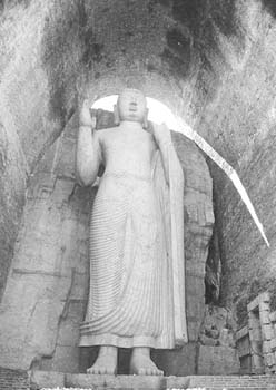 Aukana Statue