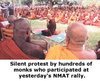 Silent protest be hundreds of monks ........