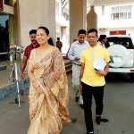 Newly apppointed Wildlife Minister Pavithra Wanniarachchi arrived at the Ratnapura Secretariat