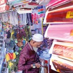 Fort: Combs of many colours Pix by Akila Jayawardena