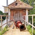 Farmers blame the Irrigtion Department for the poor maintenance of the tank