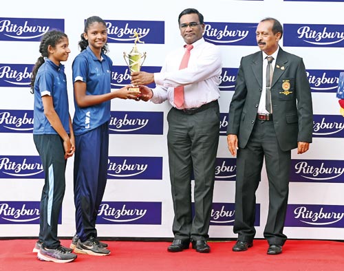 Lyceum-Wattala---Under-16-Girls-winners_backpage