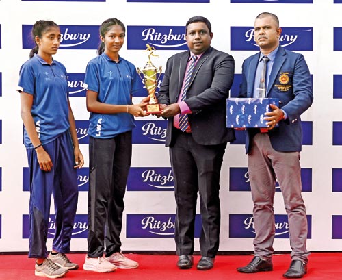 Lyceum-Wattala---Under-18-Girls-champions_backpage