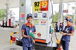 All-female fuel station