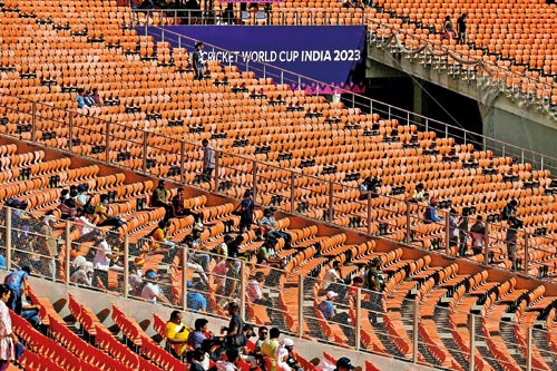 Empty-seats-at-the-World-Cup-opener-in-India,-a-strange-site-for-a-cricket-crazy-country---AFP_P19