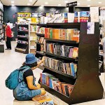 Nuwara Eliya - Book lover: An avid reader fills her cart