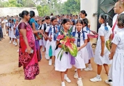 Welcome aboard: Flowers for new students