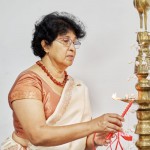 Lighting-the-oil-lamp-by-the-Dean
