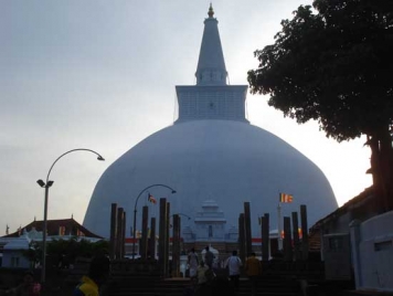 Unravelling the mysteries of the Mahathupa