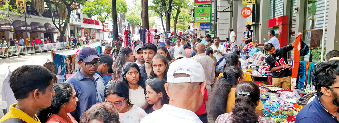 Kandy vendors given ‘back-to-the pavement’ greenlight for the season