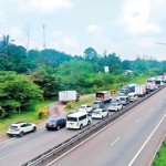 Heavy flow of traffic on the Southern Expressway during Avurudu