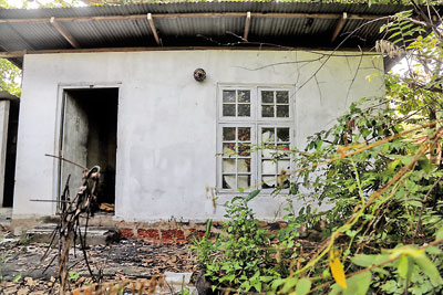 4-9Y1A9872-Abandon-security-room