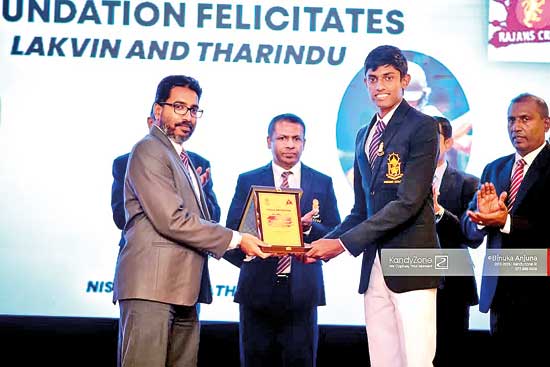 Nisala-Abeyrathne-receiving-his-award-from-the-Principal-of-Dharmaraja-College,-Mahesh-Karunarathne_BP