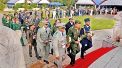 World delegates pay tribute to war heroes