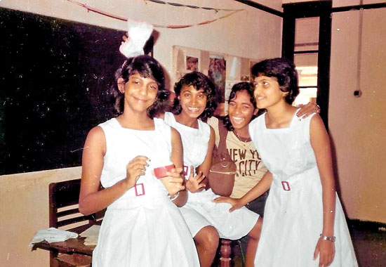 Yuni_ladiescollege_I-am-in-the-front_P1