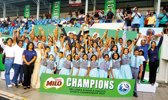 Lyceum-International-School-Wattala-swimming-team_BP