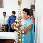 Prof-Chandani-Perera-Lighting-the-Oil-Lamp