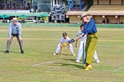 Australia’s G-G bats for young cricketers