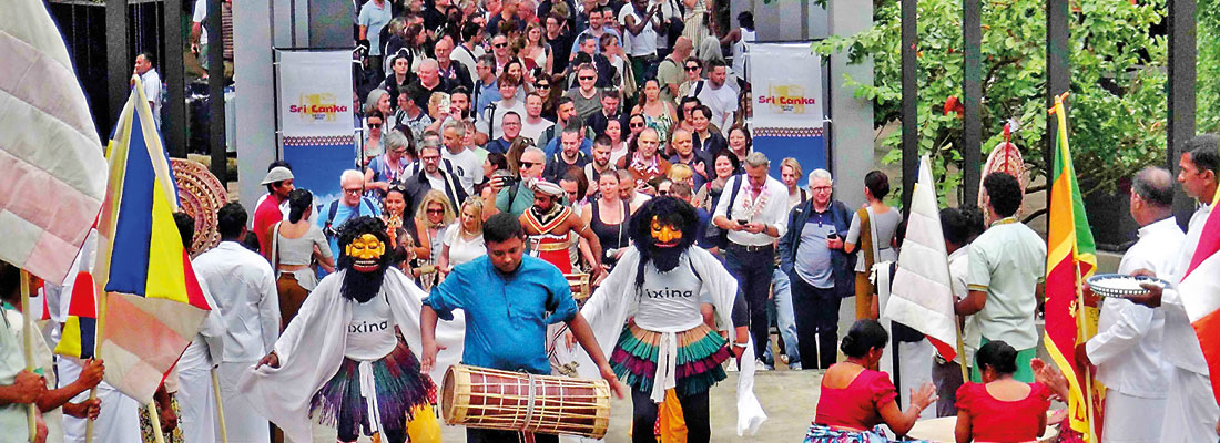 Visitors pour in despite some setbacks in scenic cities and train rides