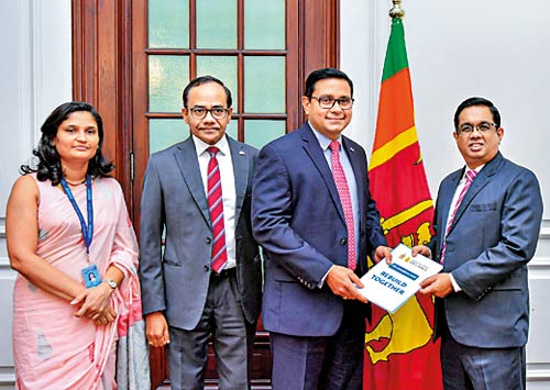 COMBANK-Donation-to-Rebuild-Sri-Lanka-Fund_26122025_B05_CMY