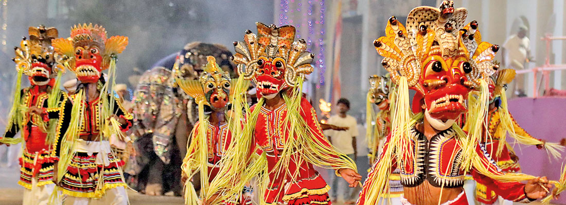 Navam Perahera illuminates Colombo