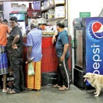 Kompanyaweediya Bar queue