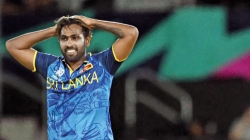 Nuwan Thushara reverses his swing