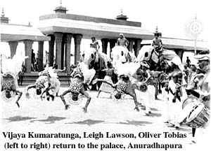 Vijaya Kumaratunga, Leigh Lawson, Oliver Tobias (left to right) return to the palace, Anuradhapura