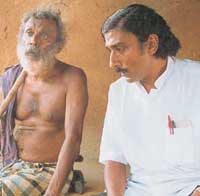 Joe and Mahendra Perera in the movie 'Pura Handa Kaluwara'