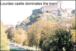 Lourdes castledomainates the town